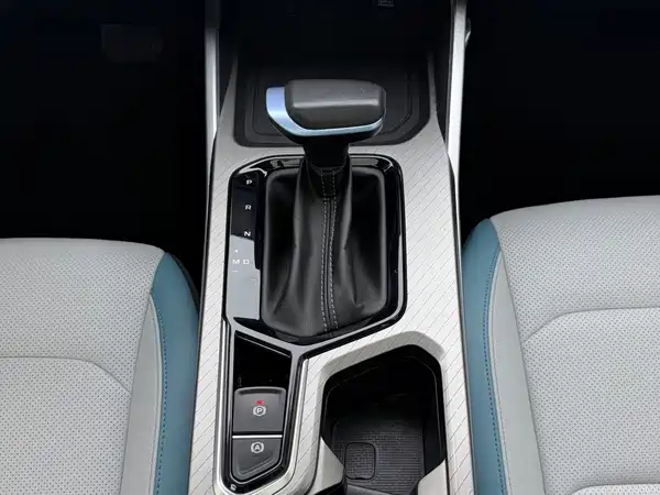 Geely Emgrand 2023, фото 12