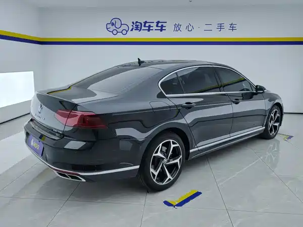 Volkswagen Magotan 2023, фото 3