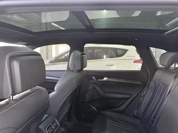 Audi Q5L 2025, фото 12