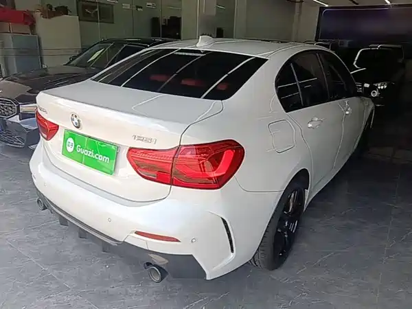 BMW 1 Series 2022, фото 6