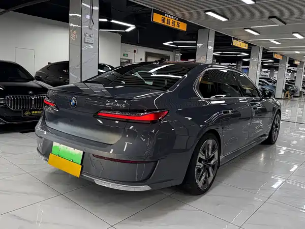BMW i7 2023, фото 6