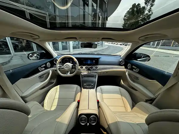 Mercedes-Benz E-Class 2023, фото 3