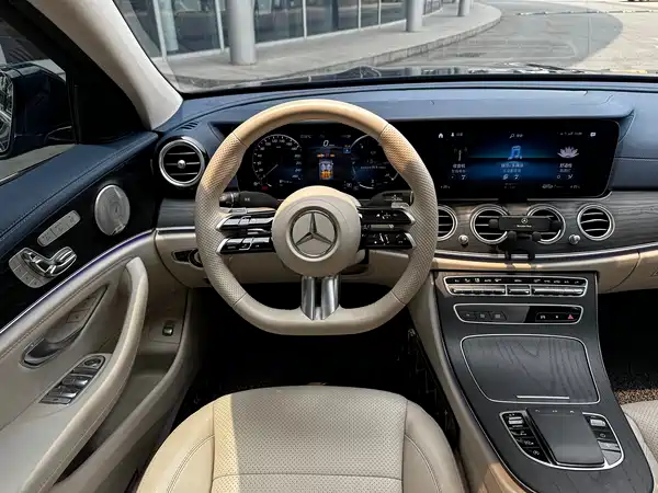 Mercedes-Benz E-Class 2023, фото 5
