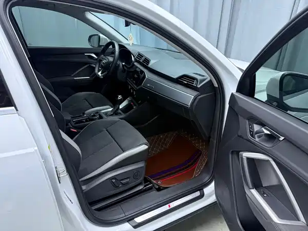 Audi Q3 2023, фото 11