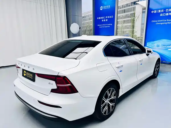 Volvo S60 2023, фото 7