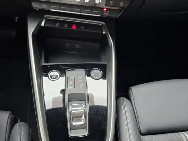 Audi A3 2023, фото 7
