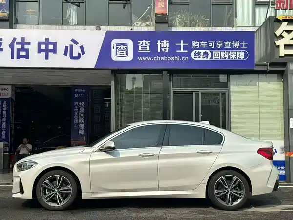 BMW 1 Series 2022, фото 4