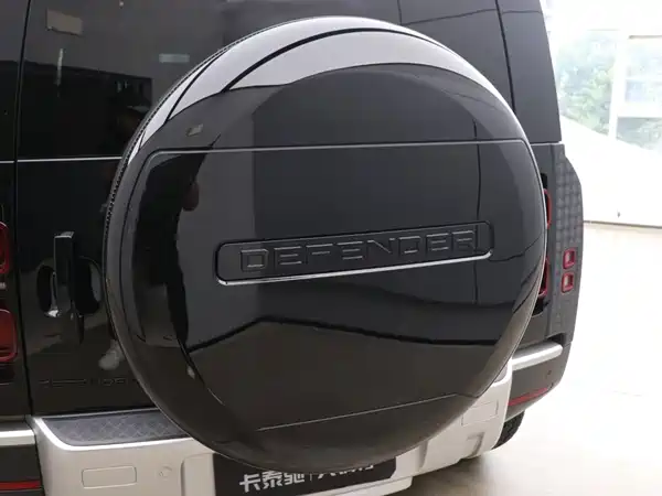 Land Rover Defender 2022, фото 14