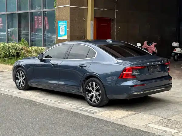 Volvo S60 2024, фото 4
