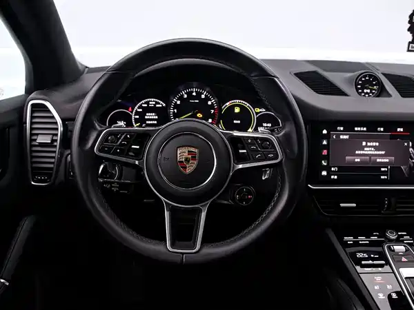 Porsche Cayenne PHEV 2023, фото 7