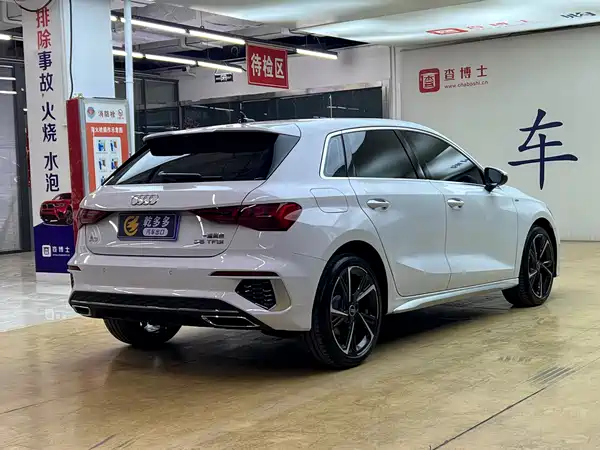 Audi A3 2023, фото 5