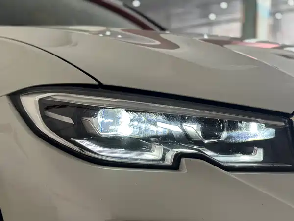 BMW 3 Series 2022, фото 4