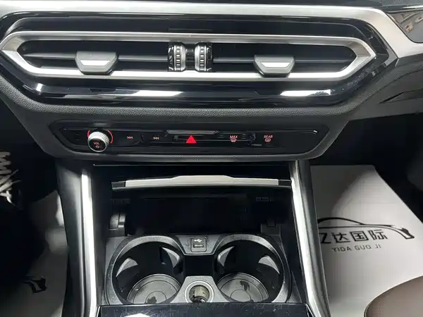 BMW 3 Series 2023, фото 18