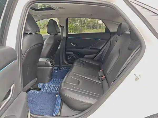Hyundai Elantra 2022, фото 6