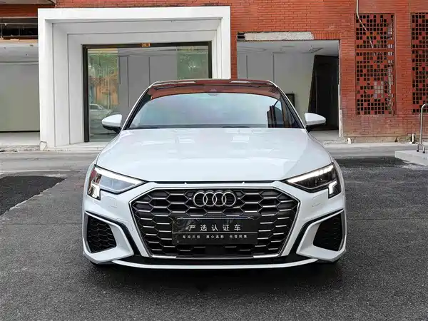 Audi A3 2024, фото 2
