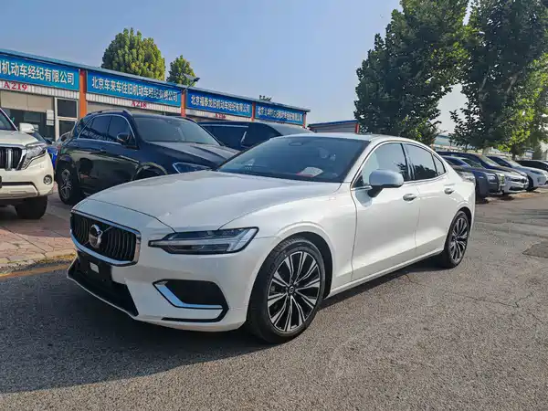 Volvo S60 2023