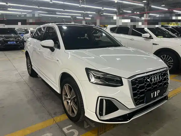 Audi Q2L 2022, фото 3