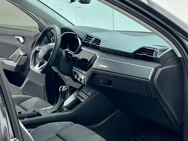 Audi Q3 2022, фото 8