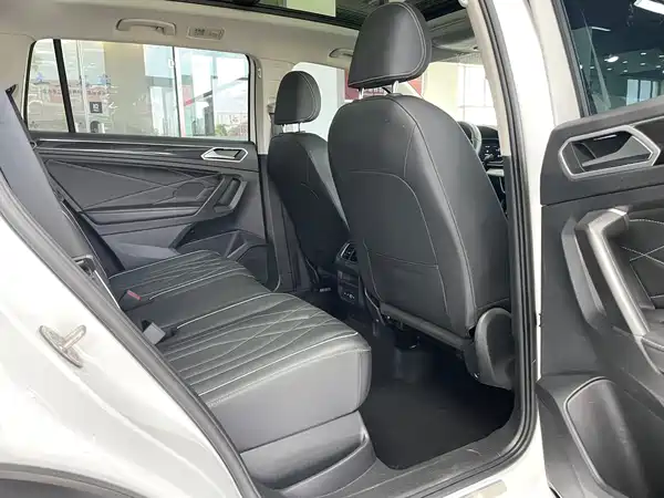 Volkswagen Tiguan L 2023, фото 13