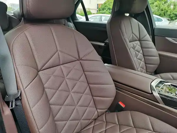 BMW i7 2023, фото 21