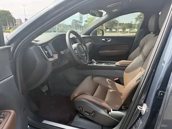 Volvo XC60 2024, фото 8