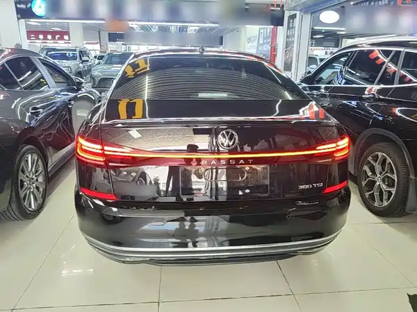 Volkswagen Passat 2023, фото 5