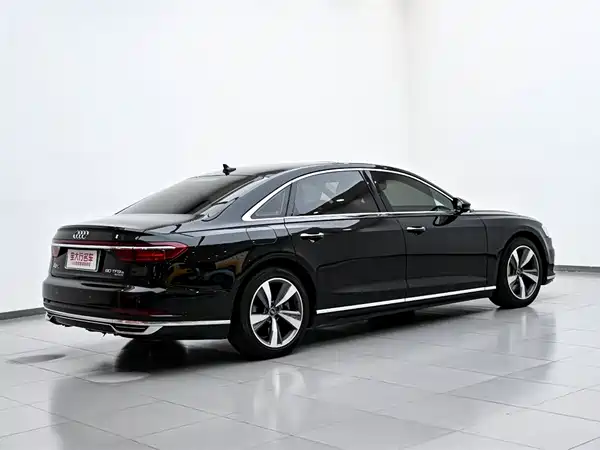 Audi A8 PHEV 2022, фото 7