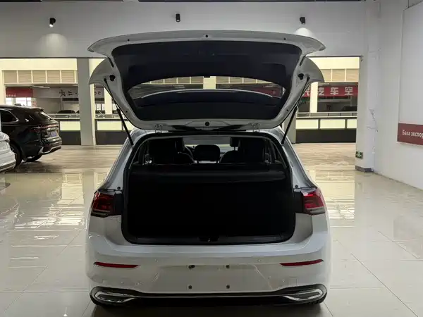 Volkswagen Golf 2023, фото 22