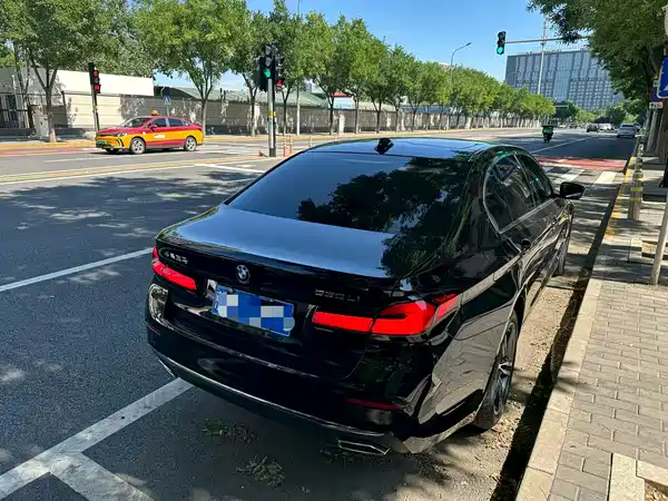 BMW 5 Series 2023, фото 9