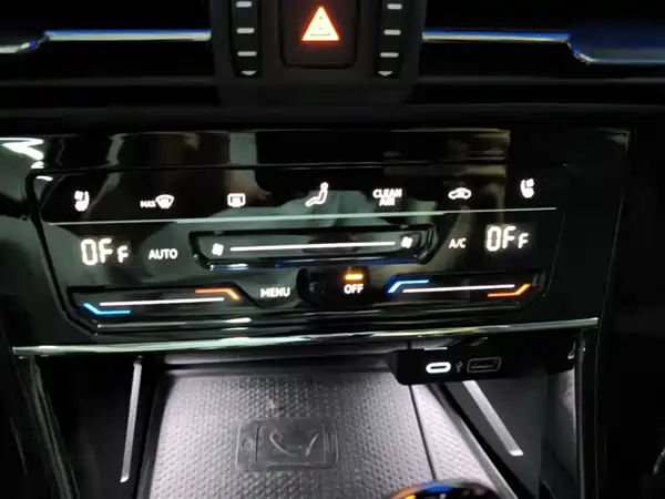 Volkswagen Passat 2022, фото 12
