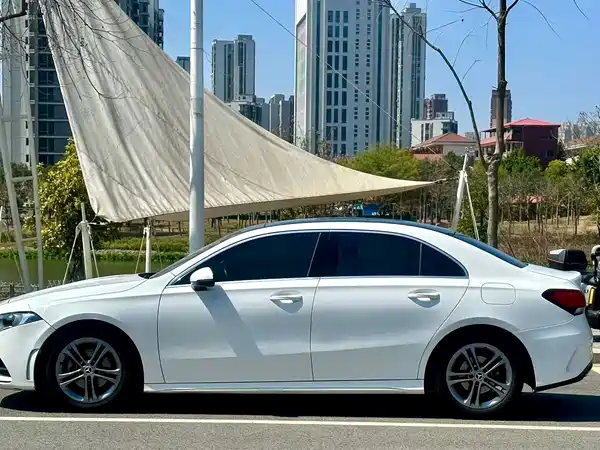 Mercedes-Benz A-Class 2022, фото 3