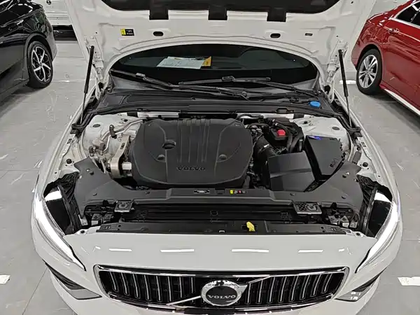 Volvo S60 2025, фото 19