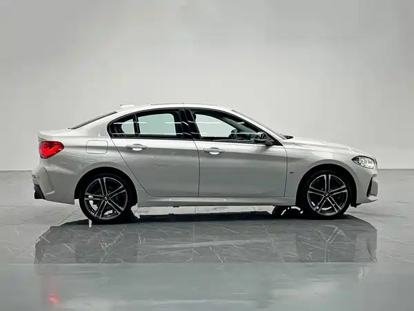 BMW 1 Series 2021, фото 7