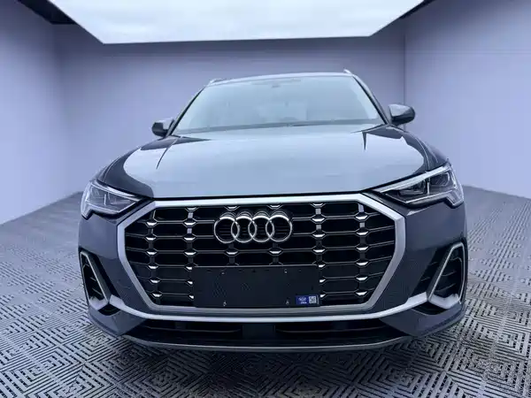 Audi Q3 2022, фото 2