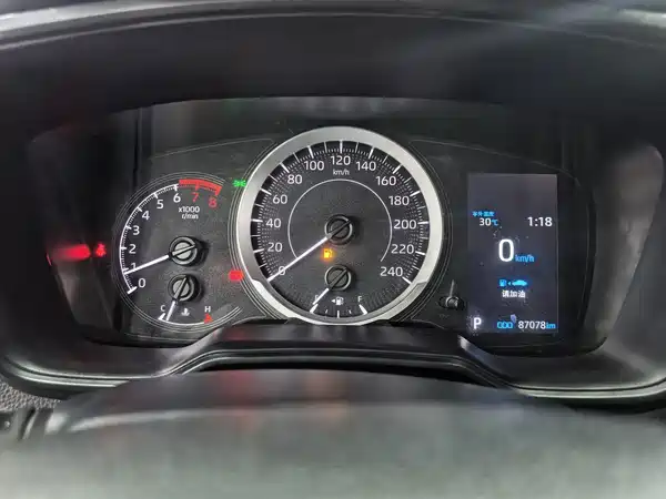 Toyota Corolla 2023, фото 11
