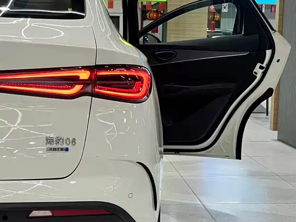 BYD Seal 06 DM-i 2025, фото 17