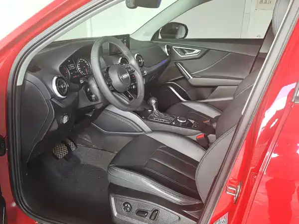 Audi Q2L 2022, фото 9