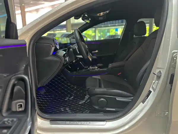 Mercedes-Benz A-Class 2022, фото 10