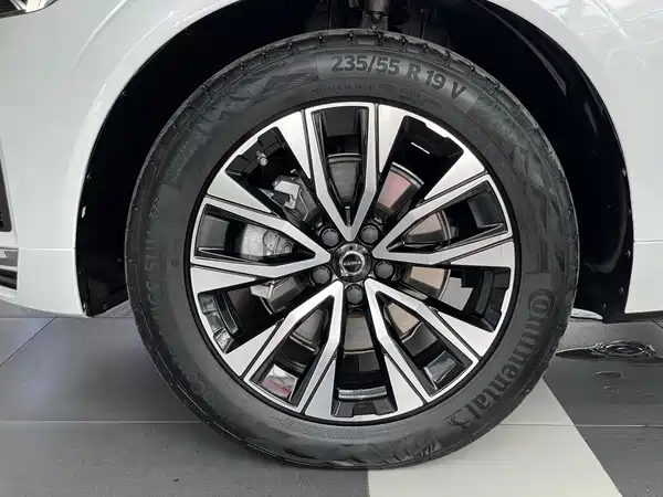 Volvo XC60 2022, фото 29