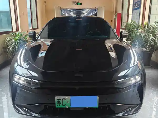 Zeekr 001 2025