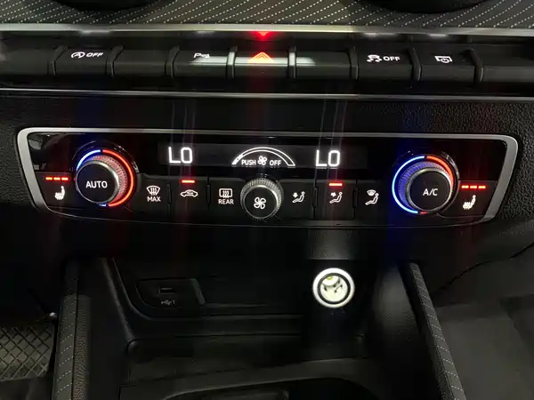 Audi Q2L 2022, фото 9