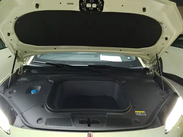 Hongqi EH7 2025, фото 20