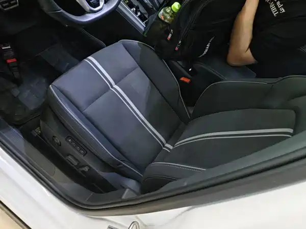 Volkswagen Golf 2023, фото 14