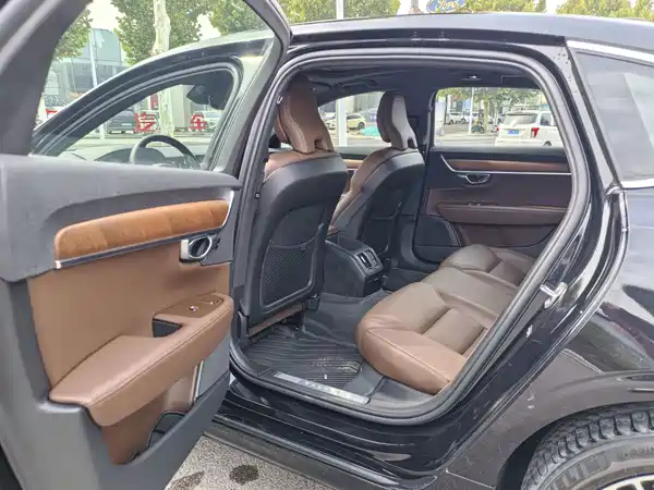 Volvo S90 2025, фото 5