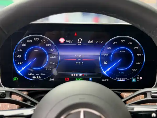 Mercedes-Benz EQE SUV 2023, фото 10
