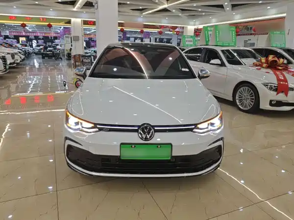 Volkswagen Golf 2023, фото 2