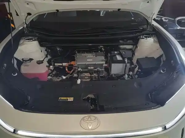 Toyota bZ5 2025, фото 20