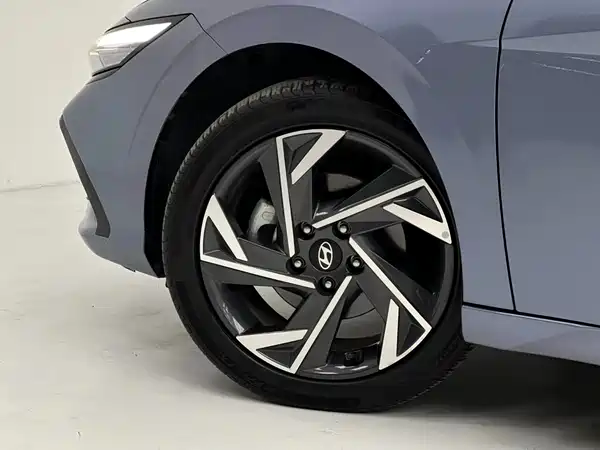 Hyundai Elantra 2023, фото 11
