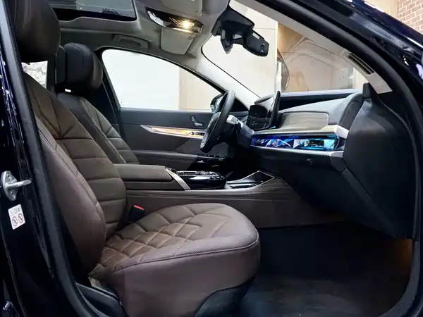 BMW i7 2023, фото 9