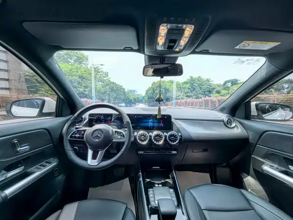 Mercedes-Benz EQA 2022, фото 6